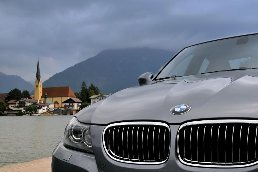  BMW 330d 2009 года  (фото 11 из 12)